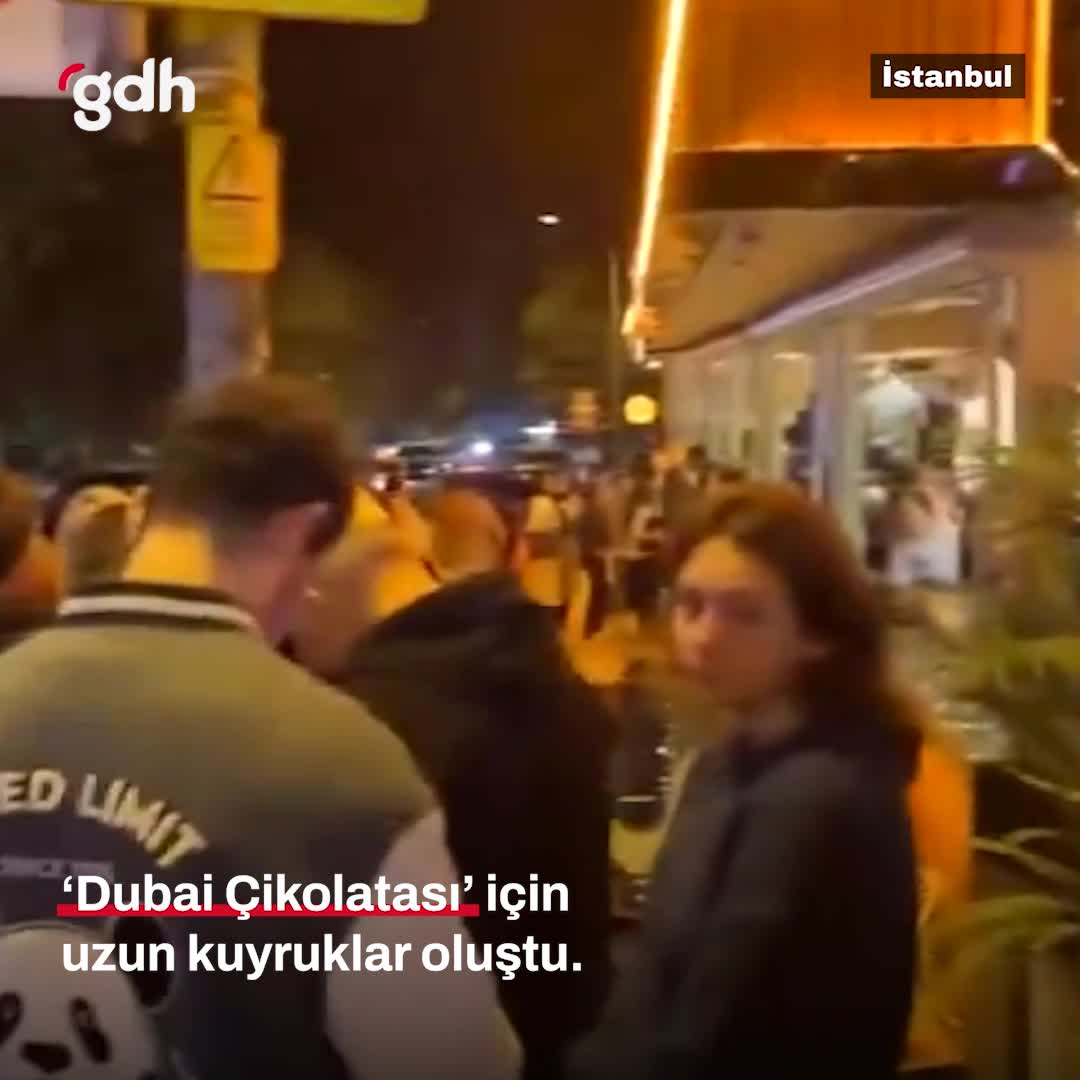 Kadıköy'de 'Dubai Çikolatası' için uzun kuyruklar oluştu