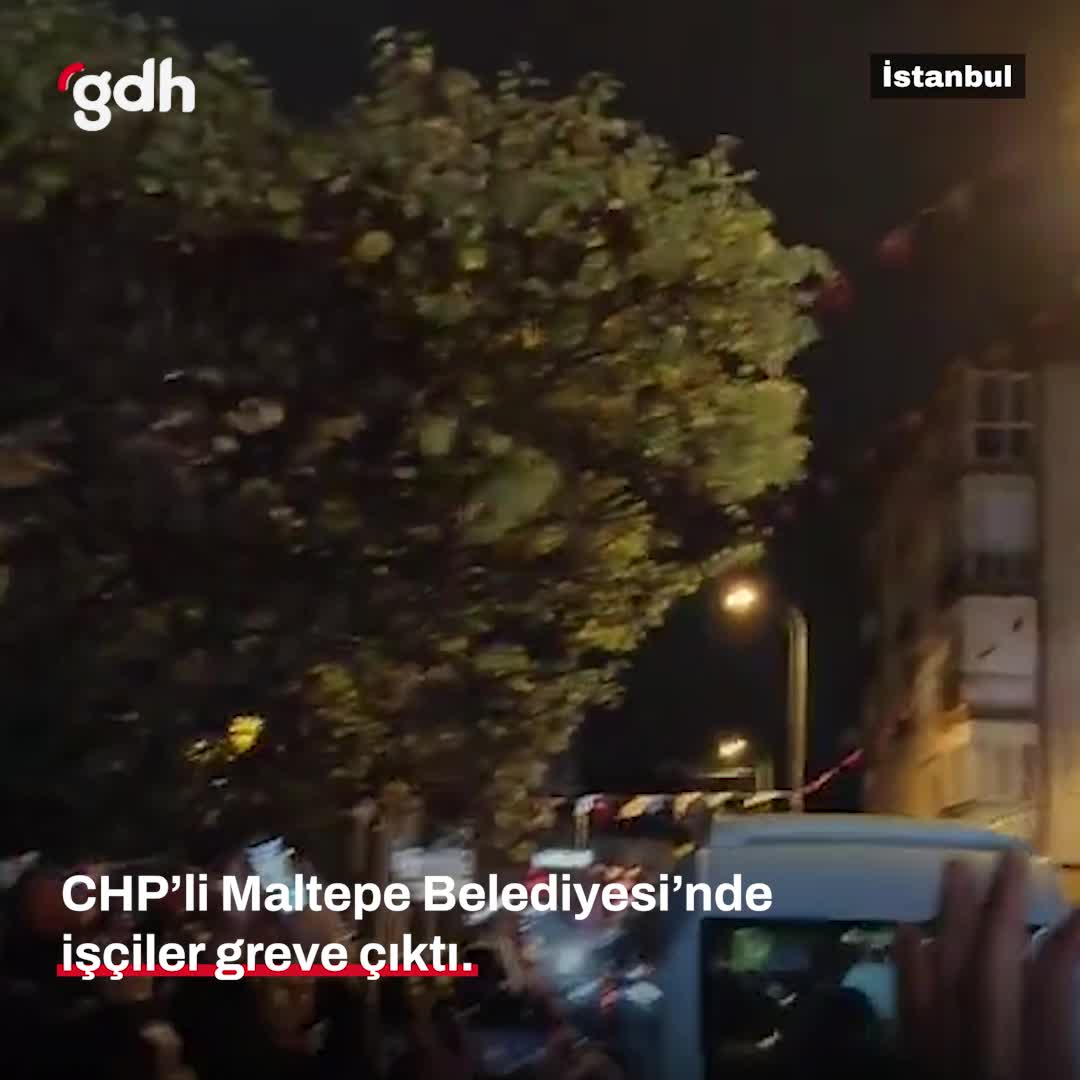 Maltepe Belediyesi'nde grevdeki işçiler belediye önünde gösteri yaptı