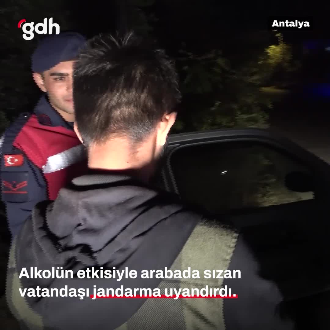 Antalya'da alkollü şahıs, jandarma tarafından uyandırıldı
