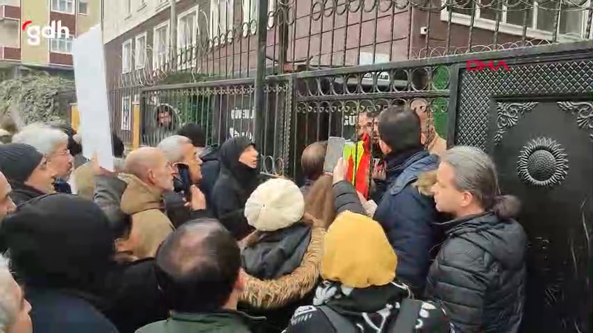 Esenyurt'ta daire teslim edilmeyen mağdurlar protesto etti