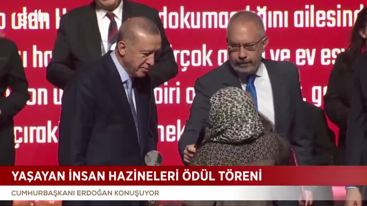 Müjgan Akdemir, Erdoğan’a sevgisini şiirle dile getirdi