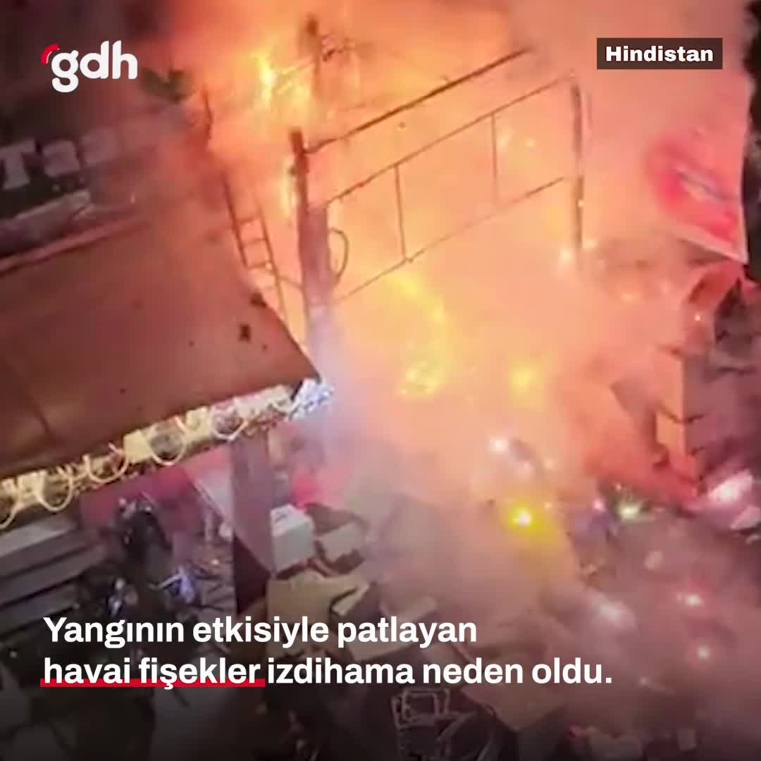 Hindistan'daki havai fişek dükkanında yangın paniğe yol açtı