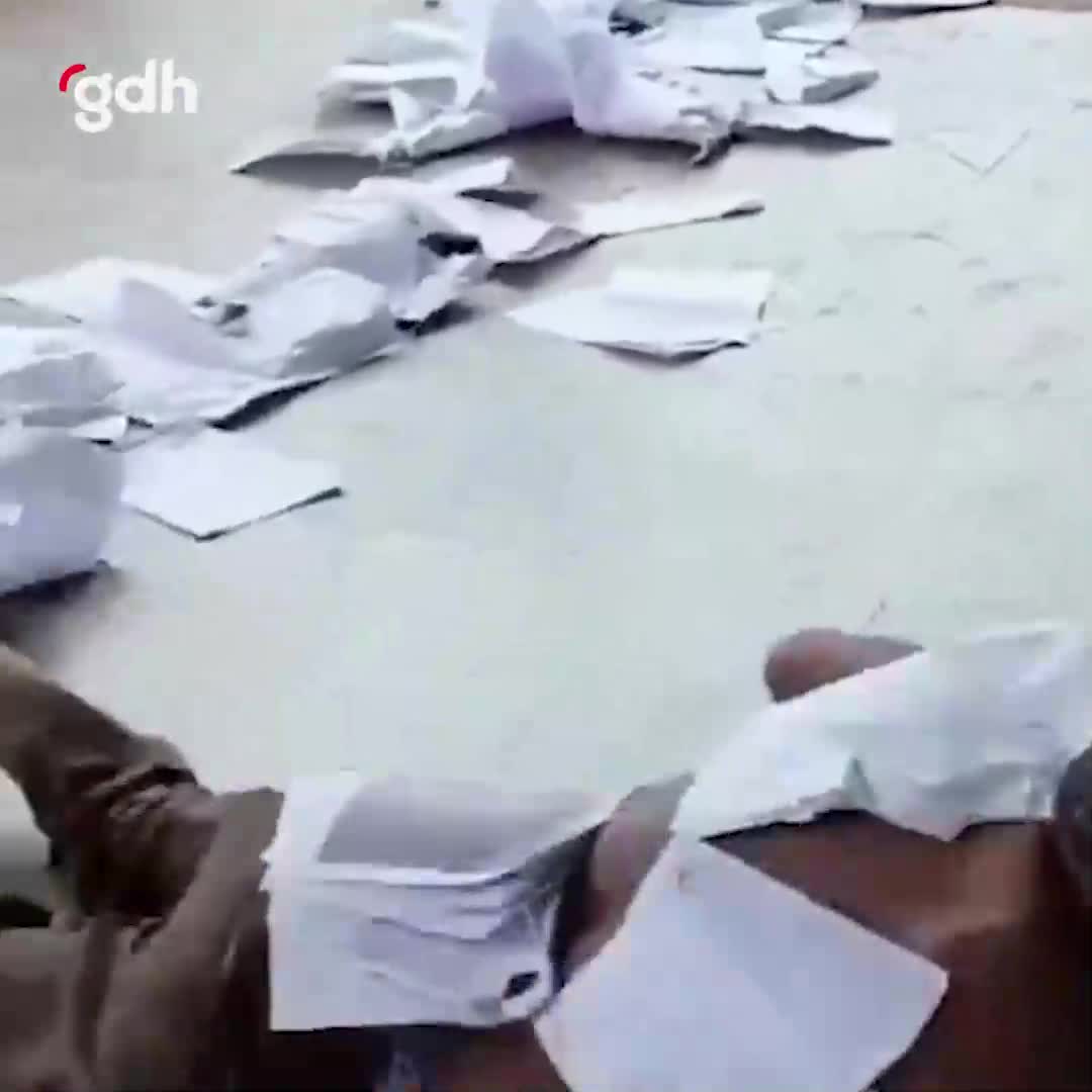 Yolsuzlukla suçlanan adam, iddiaları vücuduna bağladı