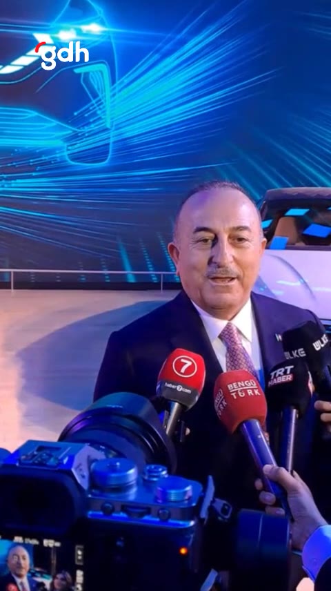 Çavuşoğlu, Japon gazeteciyi "Turkey" yerine "Türkiye" dediği için düzeltti