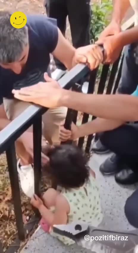 Demire sıkışan kızın itfaiyeciye sevimli teşekkürleri