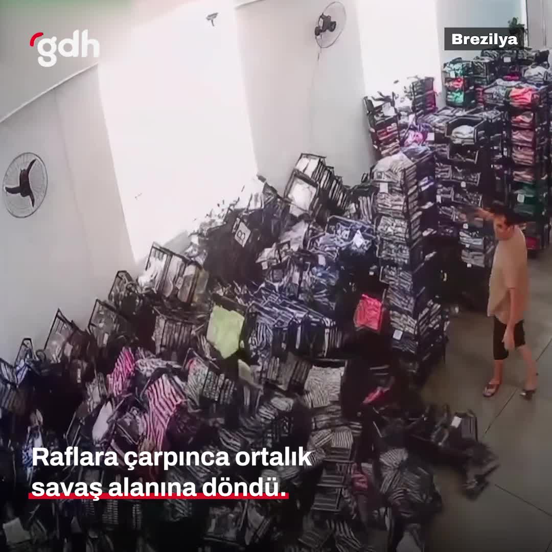Brezilya'da bir adam raflara çarptı, domino etkisiyle yıkıldılar