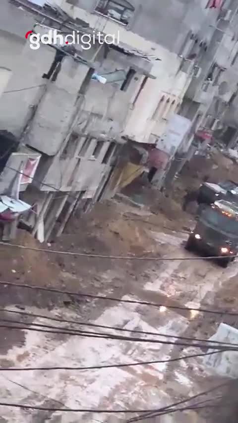 İsrail askerleri Tulkerim'de sivillere saldırıyor