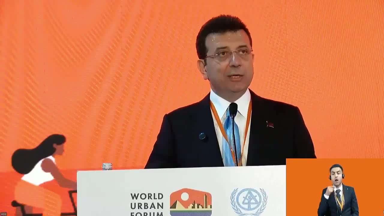 İmamoğlu Mısır'da Türkiye'de kayyumları eleştirdi