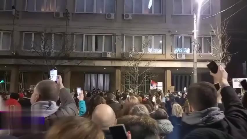 Sırbistan'da Seçimler: Manipülasyon ve Hukukun Üstünlüğü Riski