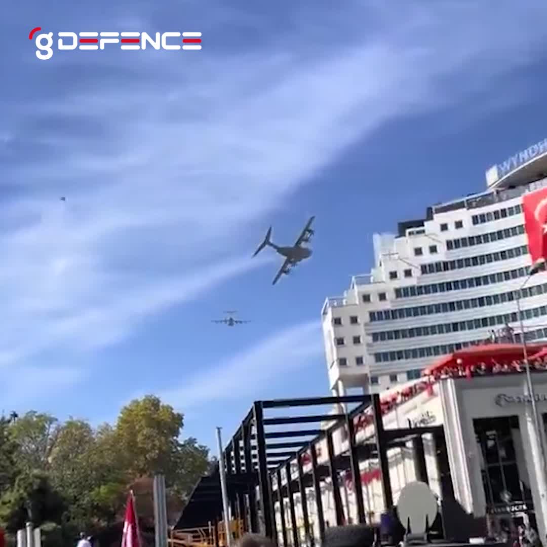 Kayseri'de 101. Cumhuriyet yılı kutlamasında A400M gösterisi
