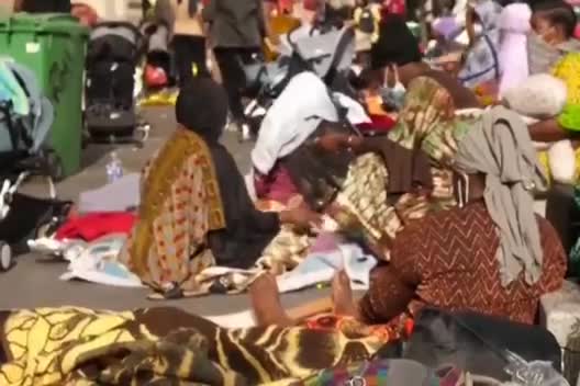 Paris'te evsizlerin tahliyesine karşı protesto gösterisi düzenlendi
