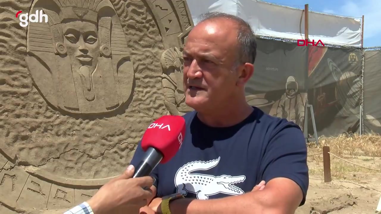 Antalya Kum Heykel Festivali'nde Alper Gezeravcı'nın heykeli