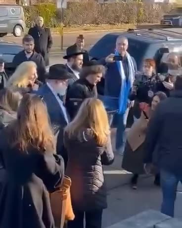Milei, New York'ta Haham Schneerson'un mezarını ziyaret etti