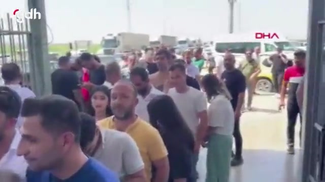 Yurt dışı cep telefonları için Dilucu Sınır Kapısı'nda kuyruklar
