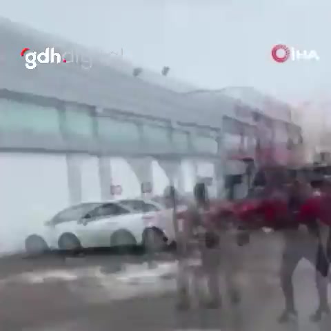 Elbistan'daki ikinci depremin yeni görüntüleri nefes kesiyor