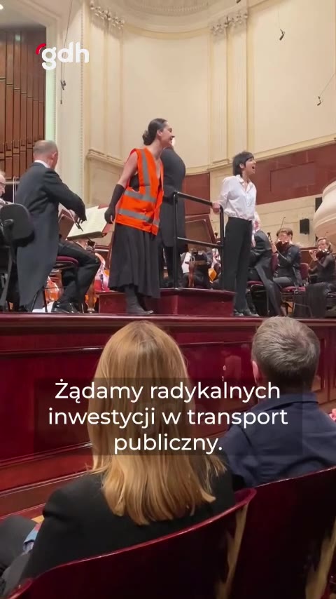 Varşova'daki iklim aktivistleri, konseri yarıda kesti