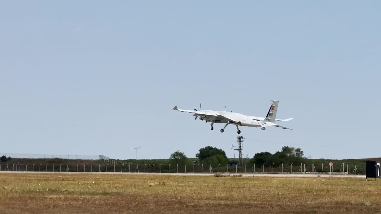Bayraktar AKINCI TİHA'dan yeni atış testleri!
