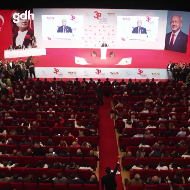 CHP İstanbul İl Kongresi'nde "Halkın Umudu Kılıçdaroğlu" sloganları