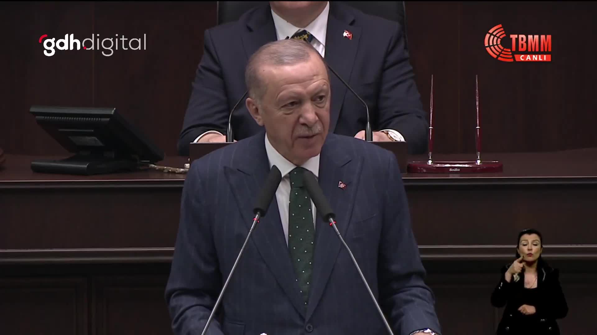 Erdoğan: Sahipsiz köpekler için sahiplenme önceliğimizdir