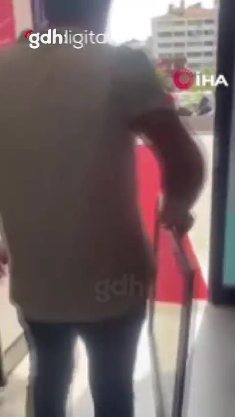 Bolu Belediye Başkanı Özcan'ın fotoğrafı çöpe atıldı
