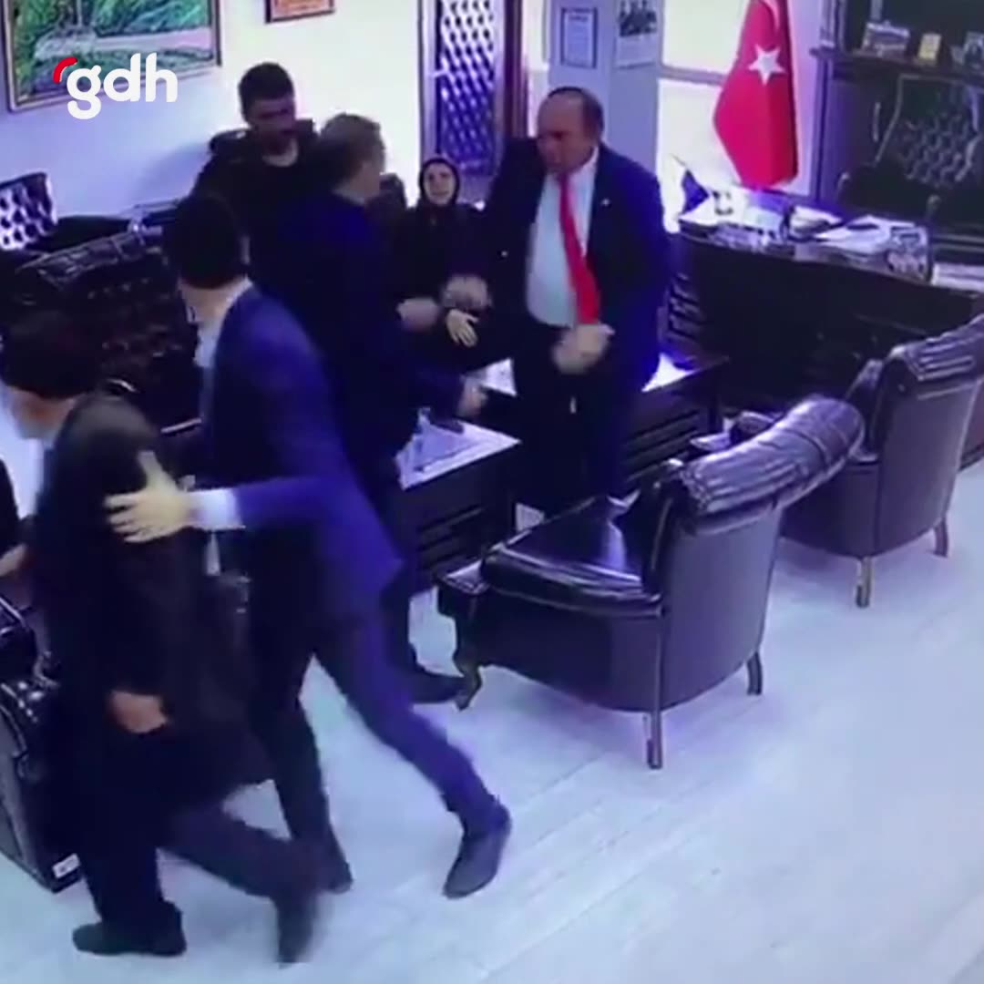 CHP'den istifa eden başkanın tartaklama görüntüleri ortaya çıktı