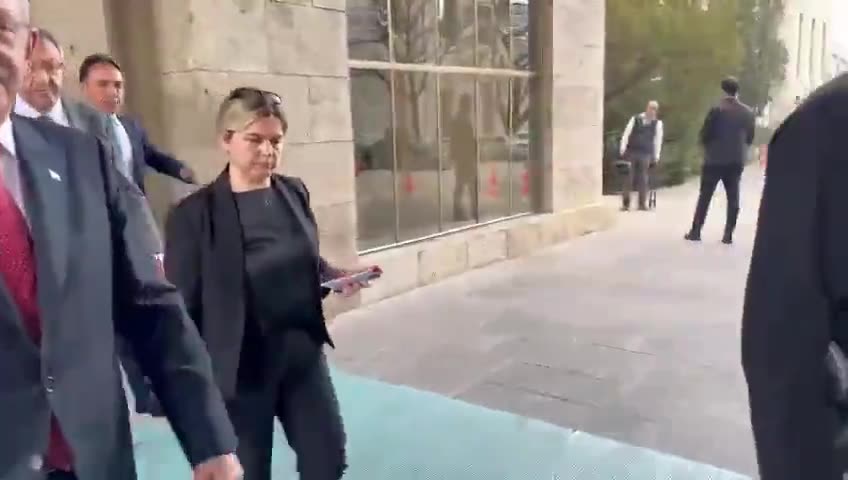 Kemal Kılıçdaroğlu:

Yolumuza devam ediyoruz