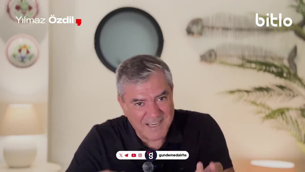 Yılmaz Özdil:

Rakı içki değildir. Rakı vatan sevgisidir