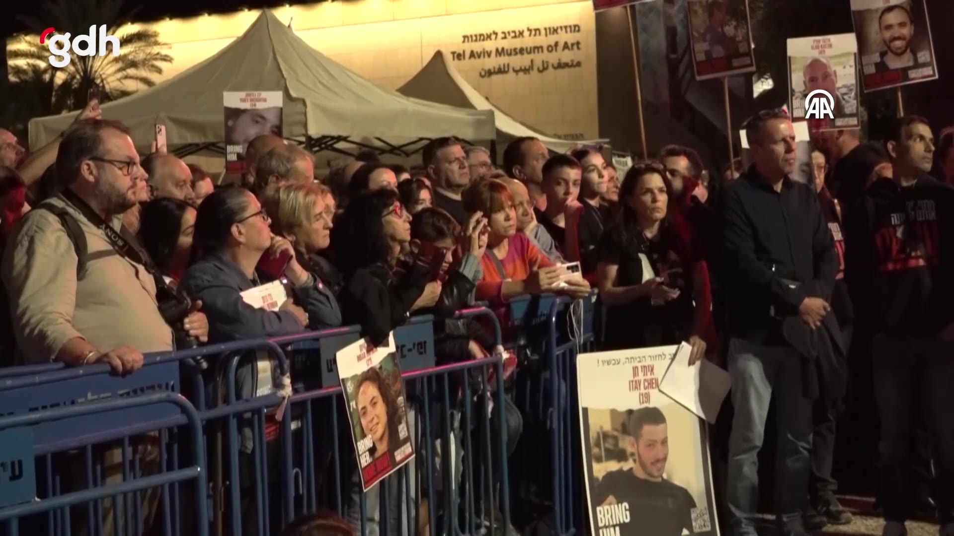 Esir aileleri Tel Aviv'de protesto düzenledi, Netanyahu istifa!