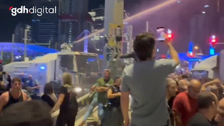 Tel Aviv'de protesto: Netanyahu'nun istifası istendi