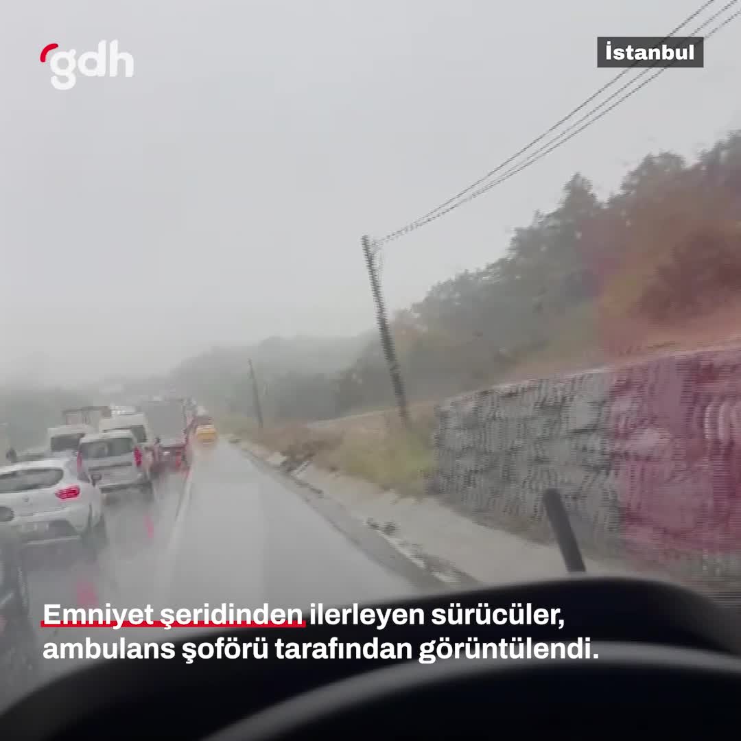 İstanbul'da emniyet şeridini kullanan sürücüler görüntülendi