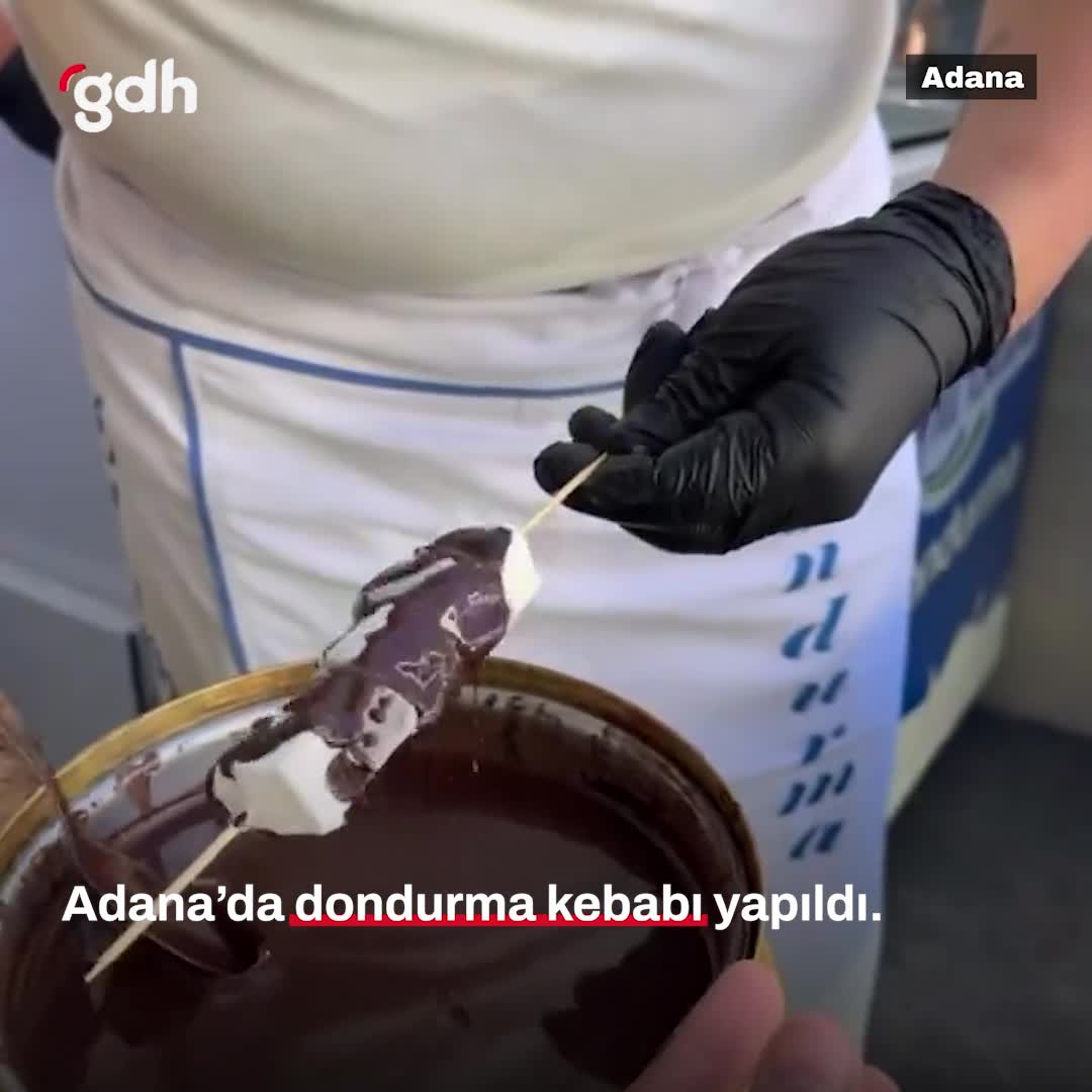 Adana Lezzet Festivali'nde dondurma kebabı yapıldı