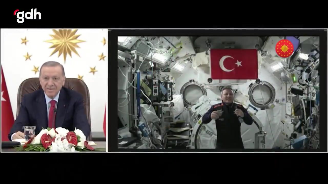 Erdoğan, Türkiye'nin ilk astronotu Alper Gezeravcı ile konuştu