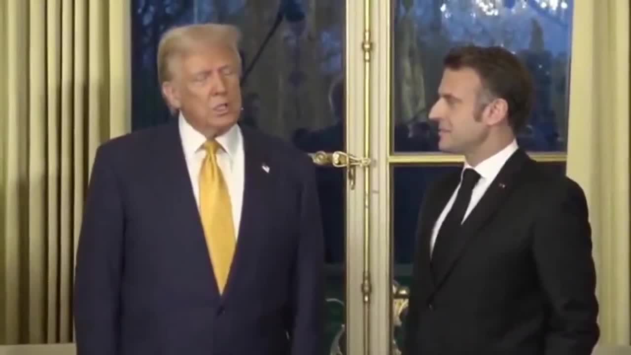 Donald Trump:

Dünya biraz çıldırmış gibi görünüyor
