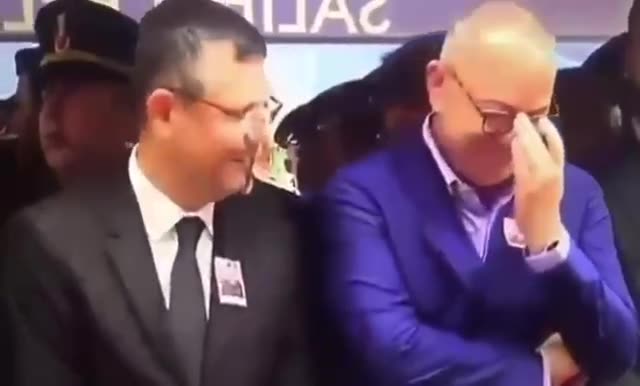 Murat Kurum: Şehit cenazesinde kahkaha atan sensin, değil mi?