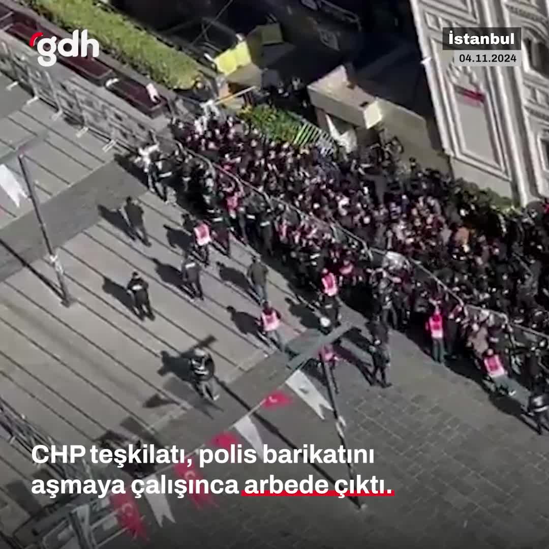 Esenyurt'ta CHP'liler polis barikatını aşmaya çalıştı!