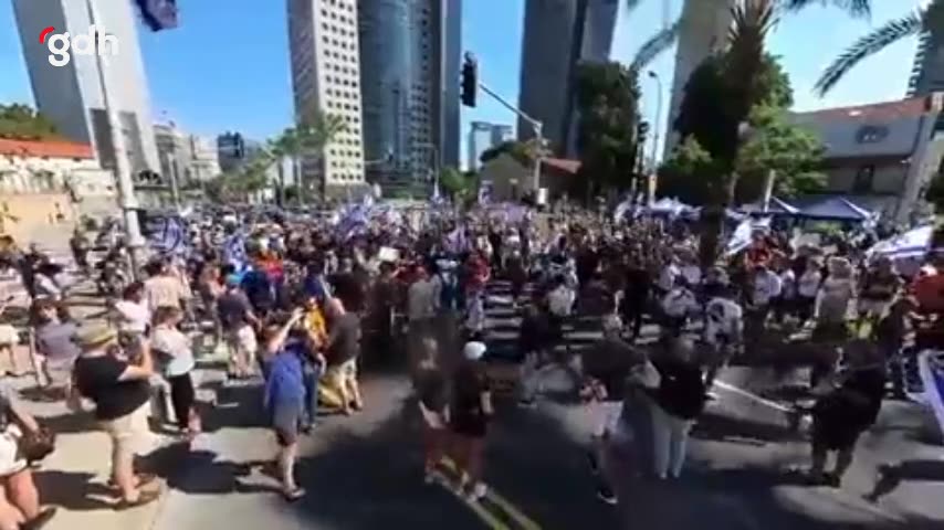 İsrailli Protestocular Tel Aviv'de Netanyahu'nun İstifasını İstiyor
