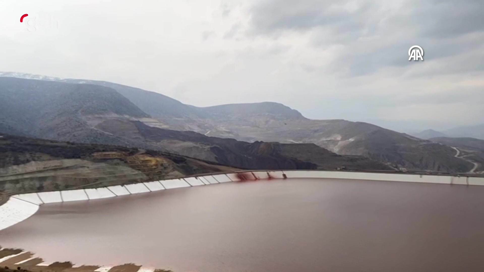 Erzincan'daki altın madeninde toprak kayması: Kurtarma ekipleri sevk edildi