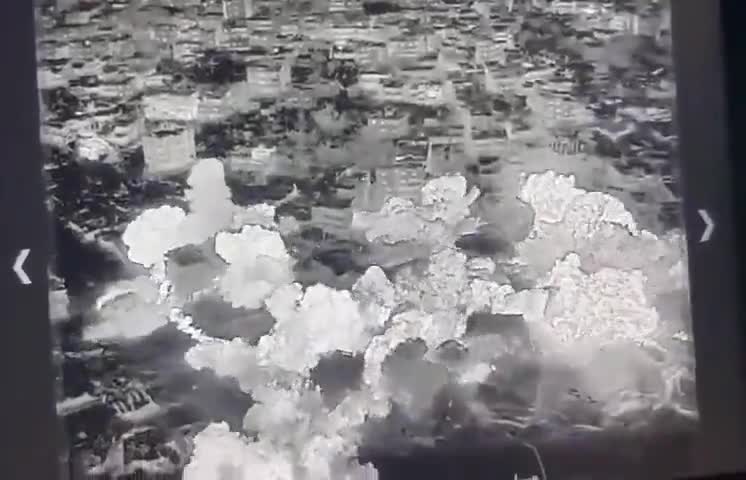 İsrail, Gazze'de sivillerin bulunduğu binaları havaya uçurdu