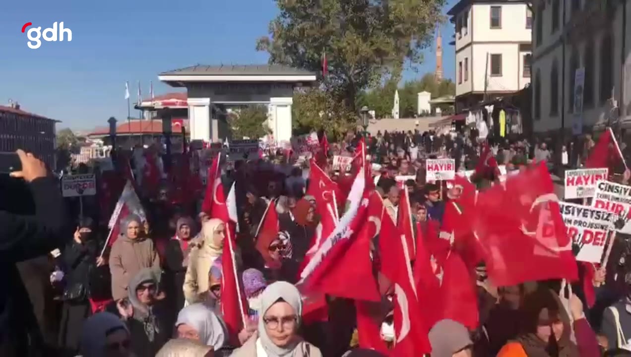 Ankara'da "Aileye Saldırı" Eylemi: Kadın Hakları Hedefte