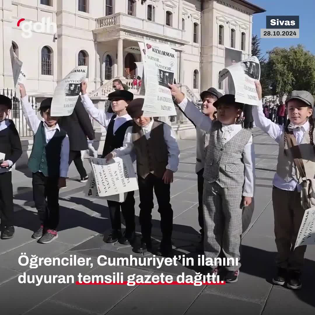 Sivas'ta Öğrenciler Cumhuriyet'i Duyuran Gazete Hazırladı