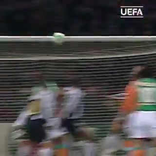 Gianluigi Buffon 45 yaşında, hala Parma'da futbol oynuyor