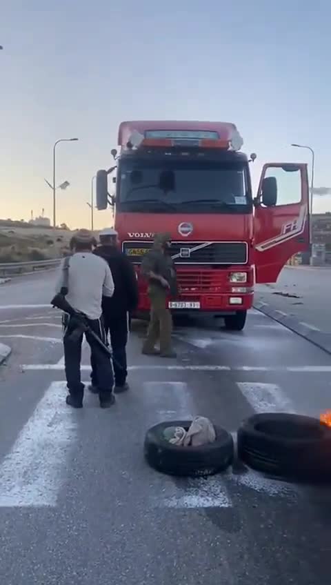 Yahudi yerleşimciler, Gazze'ye yardım tırına saldırdı