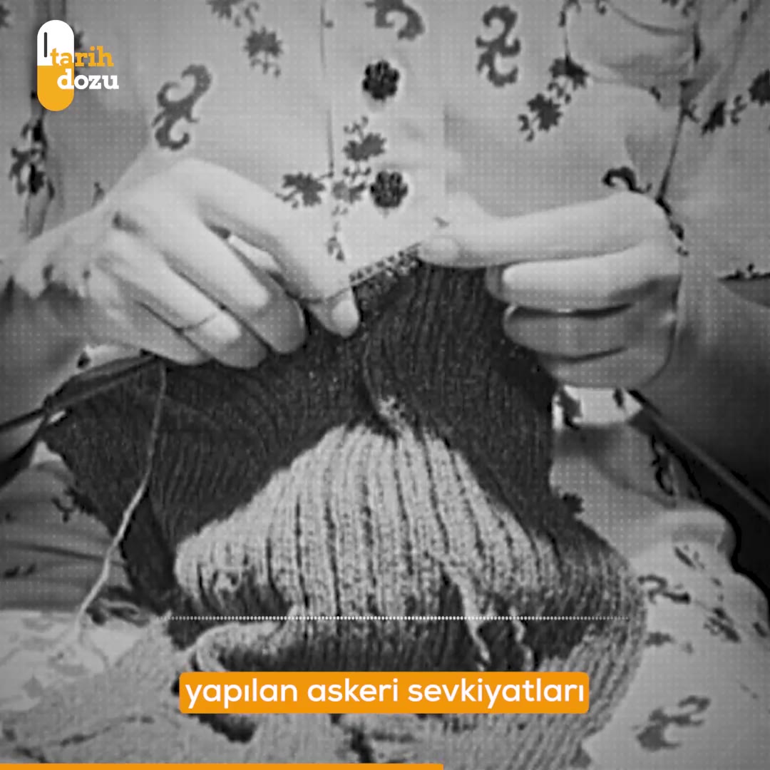 Belçika'da Tren İstasyonlarında Örgü ile Casusluk Yapan Kadınlar